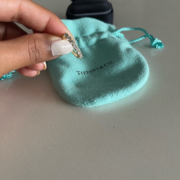 Tiffany embrace 3mm wide diamonds & gold wedding band 5.5 stackable ring - Picture 5 of 5